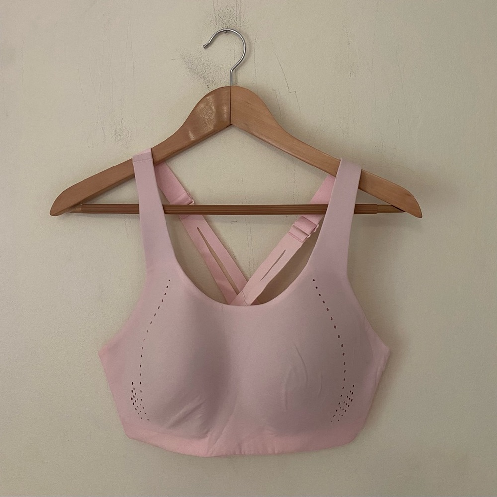 Lululemon Bra 38C Air Support Pink Comfort Yoga Criss Cross Back Adjustable NWT.